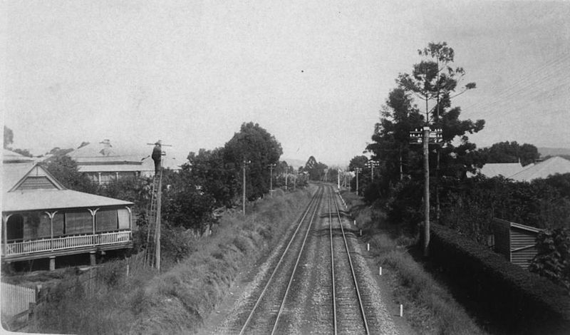 File:StateLibQld 1 182335 Railway line at Graceville, ca. 1915.jpg