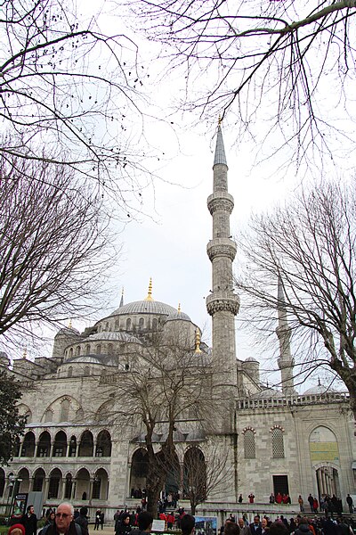 File:Sultan-Ahmet-Moschee 2013-03-17z.jpg