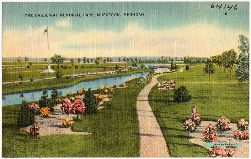 File:The Causeway Memorial Park, Muskegon, Michigan (64146).jpg