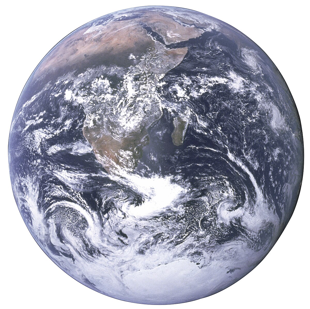 Hình vẽ là ảnh chụp Trái Đất từ vệ tinh nhân tạo Mỗi ảnh chỉ ghi
