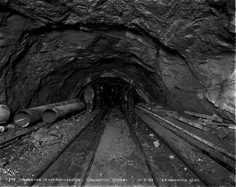 File:Timbering the top heading of the Chumstick Tunnel, December 2, 1927 (PICKETT 629).jpg