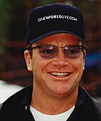 Tom Arnold 2000.jpg