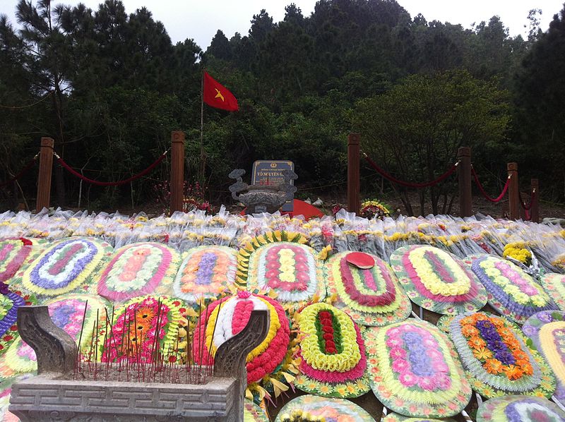 File:Tomb of Vo Nguyen Giap.jpg