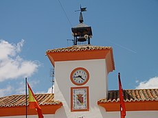 Torre del ayuntamiento en Villamanrique de Tajo.jpg