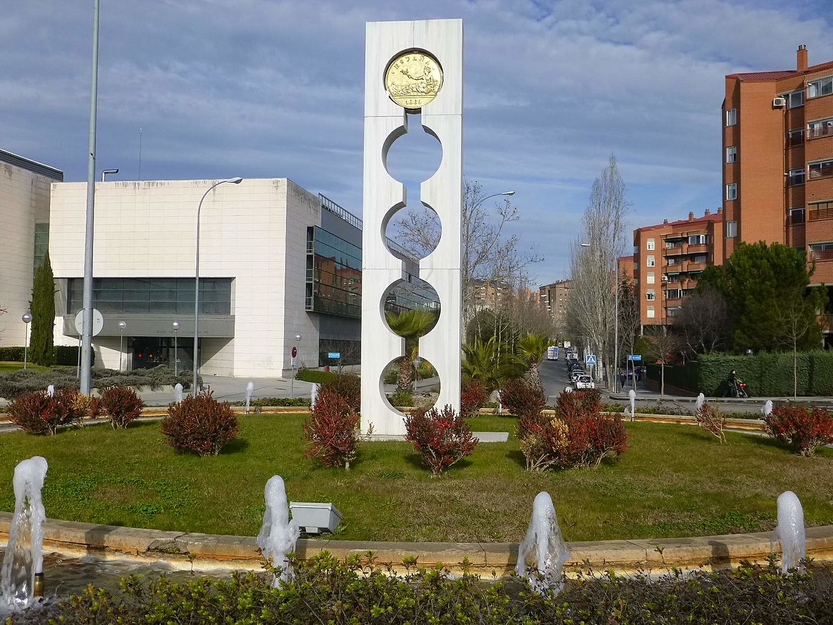 Archivo:Tres Cantos - Monumento a la Peseta 2.JPG - Wikipedia, la  enciclopedia libre