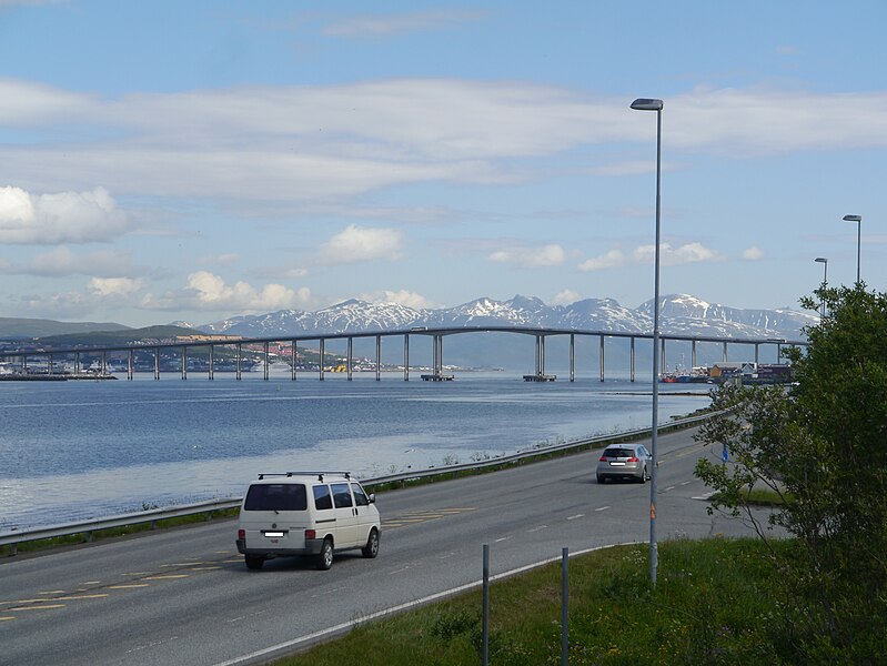 File:Tromsö Tromsöbrücke 2.JPG