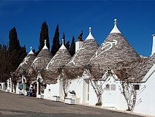 Trulli Alberobello11 apr06.jpg