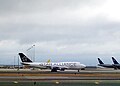 United Airlines Boeing 747-400 at San Francisco International Airport (2009)