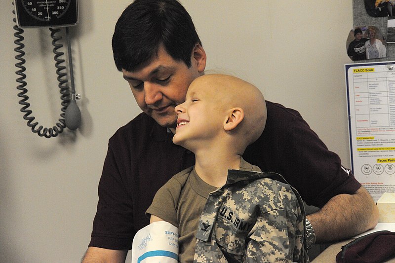 File:US Army 51298 Soldiers show support for six-year-old boy with cancer.jpg