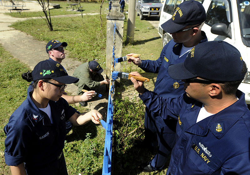 File:US Navy 091108-N-7280V-644 Sailors from the Arleigh Burke-class guided-missile destroyer USS Lassen (DDG 82), amphibious command ship USS Blue Ridge (LCC 19) and embarked U.S. 7th Fleet staff paint a fence at To Hien Thanh Elem.jpg