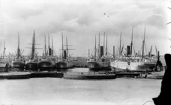 Union-Castle liners in East India Docks, London in 1902