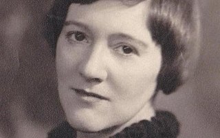 <span class="mw-page-title-main">Vera Moore</span> New Zealand pianist (1896–1997)