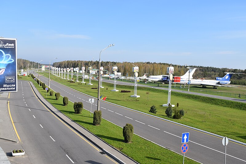 Файл:View of M2 highway near Minsk National Airport (1).jpg