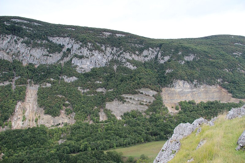 File:View on Le Vuache from the Rocher de Léaz - panoramio (3).jpg