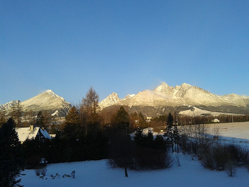 File:Vysoke Tatry - panoramio (1).jpg