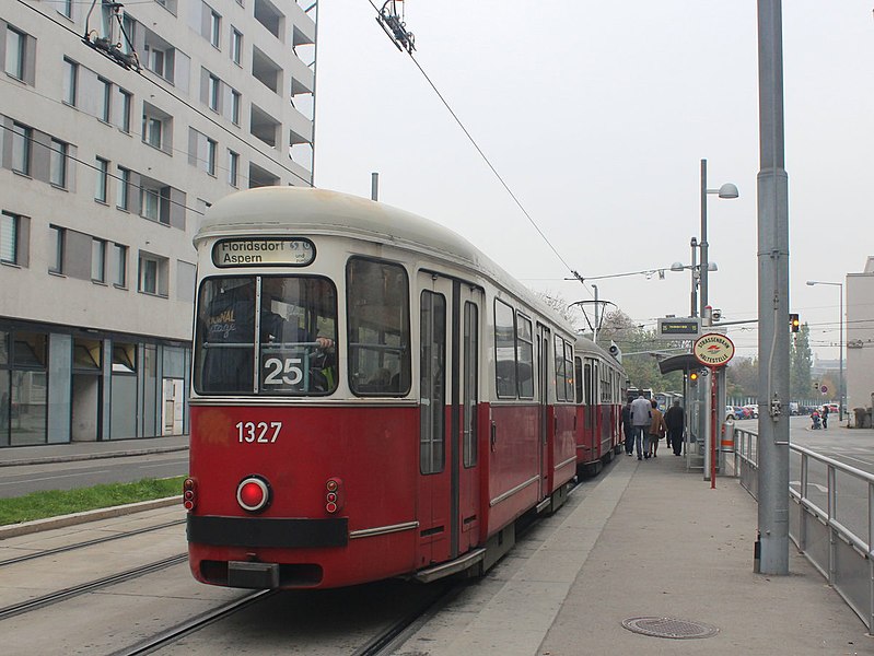 File:Wien-wiener-linien-sl-25-1052493.jpg