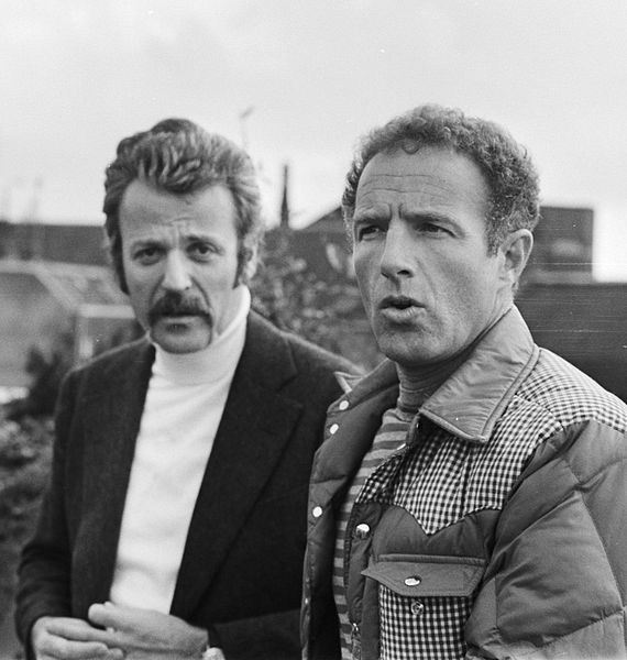 Goldman (left) and James Caan while shooting A Bridge Too Far in 1976
