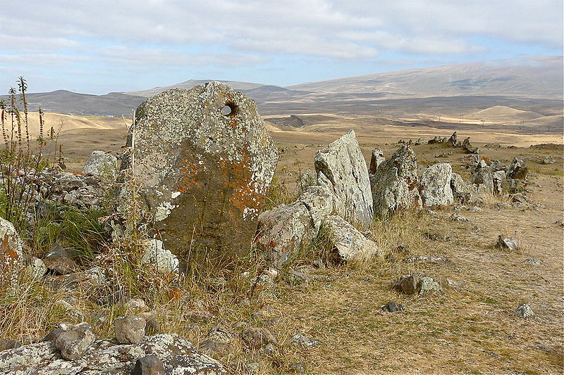 File:Zorats Karer 2008, standing stones with hole.jpg