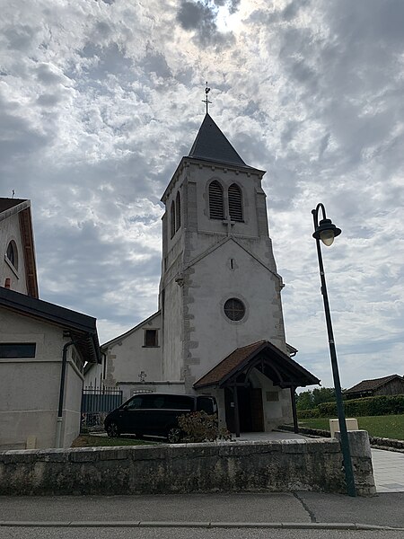 File:Église St Maurice Chevry - Ain 1.jpg