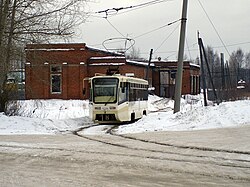 Волчанск. 71-619КТ выезжает из депо.jpg