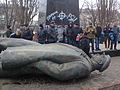 Ležeč Leninov spomenik po zrušitvi