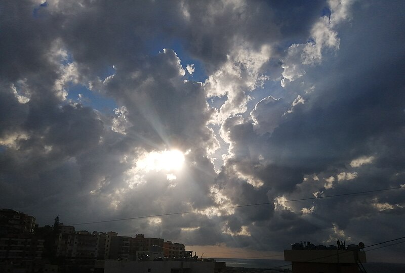 File:سحب سماء مدينة صيدا 14.jpg