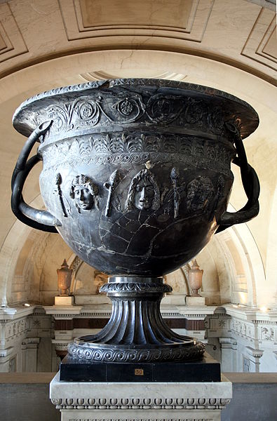 File:0 Vase antique - Musées du Vatican.JPG