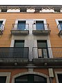 104 Edifici al carrer de la Passió, 4 (Manlleu), balcons.jpg