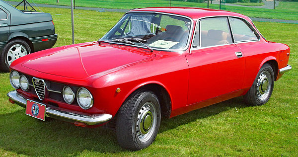 Image: 1969 Alfa Romeo GT Veloce Red Front Angle st