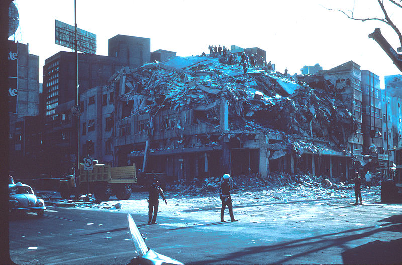 File:1985 Mexico Earthquake - Eight-story building collapsed.jpg