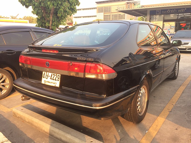 File:1994-1995 Saab 900 (NG) SE 3-Door Hatchbacks (16-01-2018) 04.jpg