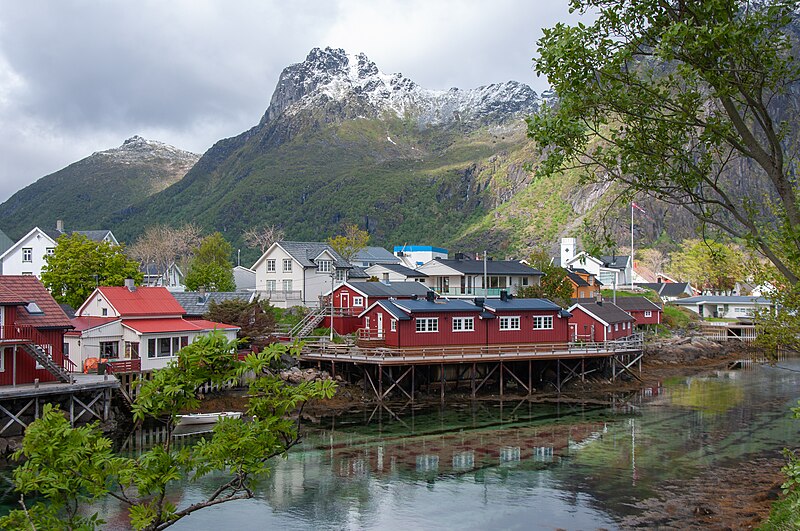 File:2018-06-05 12-54-05 Norwegen Svolvær 6.0.jpg