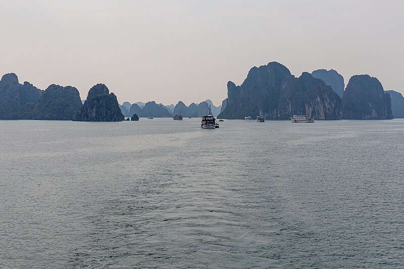 File:20190926 Ha Long Bay-42.jpg