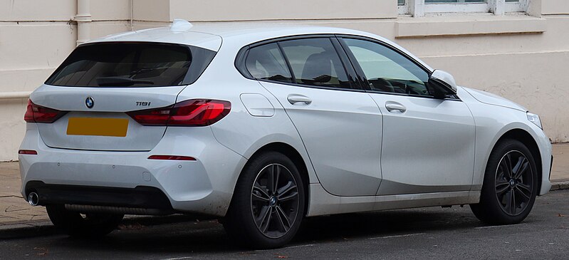 File:2019 BMW 118i 1.5 Rear.jpg