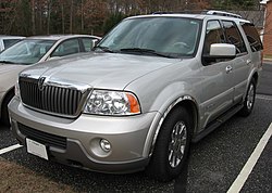 Pre-facelift second generation Lincoln Navigator