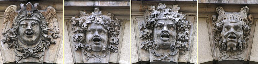 Quatre mascarons d’inspiration antique, Paris, rue des Petits-Champs.