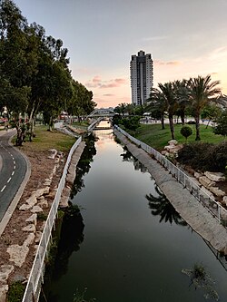 יבנה: היסטוריה, בנייה ירוקה והתחדשות עירונית, פיתוח העיר