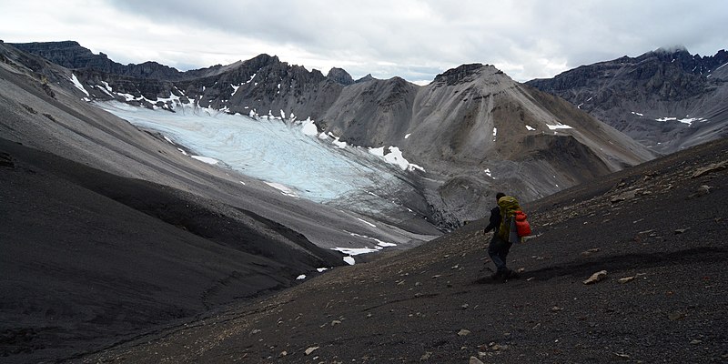 File:A glacier in the Brooks Range - panoramio.jpg