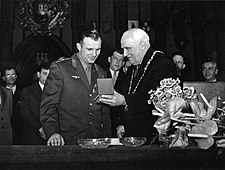 Adolf Svoboda (vpravo)