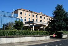 L'hôtel de ville (ancienne caserne Mirabel)