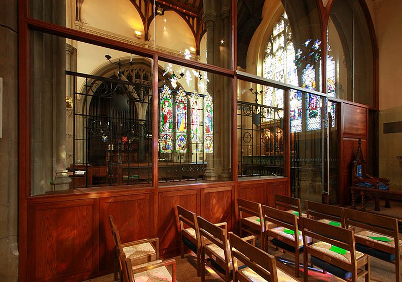 File:All Saints, Fulham High Street - South chapel - geograph.org.uk - 2303701.jpg