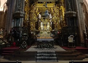 Altar mayor (Catedral de Santiago).jpg