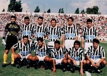 Altay Izmir gegen Kocaelispor am 10. August 1997 
Özcan Güler (untere Reihe dritter von Rechts)