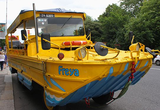 Amphibious tourist bus in Dublin