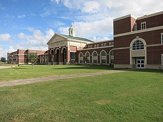 <span class="mw-page-title-main">Angleton High School</span> Public school in Texas, United States