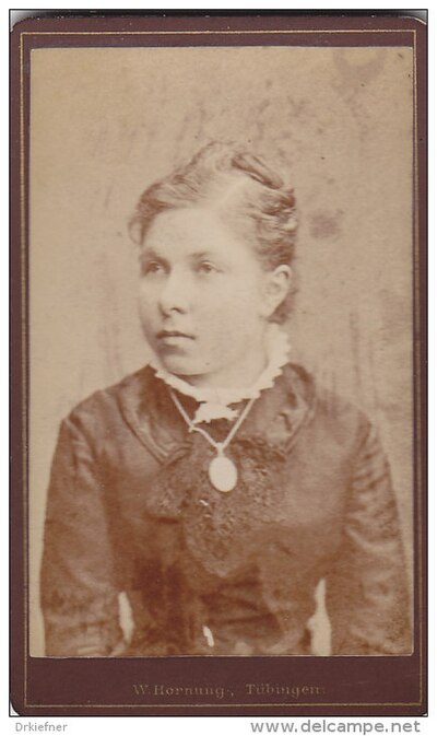 Anna Pregizer, Foto W. Hornung, Tübingen, um 1885 (ca. 10,4 x 6,2 cm).jpg
