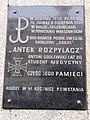 Tablica poświęcona pamięci Antoniego Godlewskiego "Antek Rozpylacz" z Batalionu "Sokół" Armii Krajowej