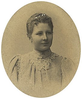 Antonia Pilars Portrait 1896 (edit).jpg