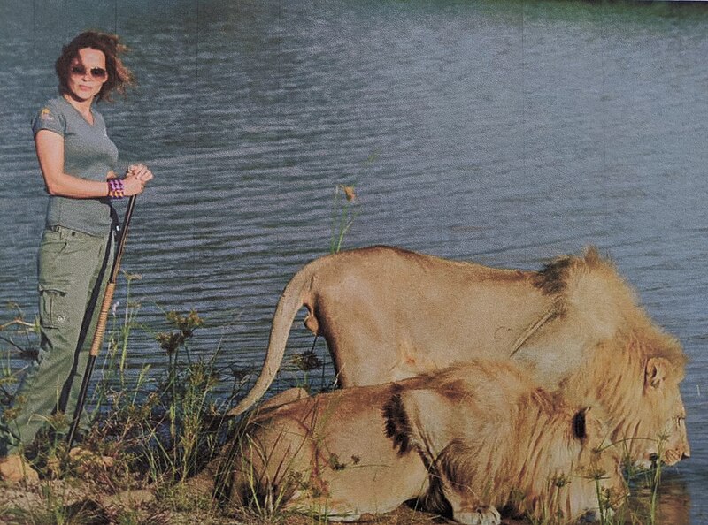 File:Asli Han with Meeka and Kali in Africa.jpg