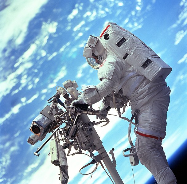 File:Astronaut Steven L. Smith (27946756231).jpg